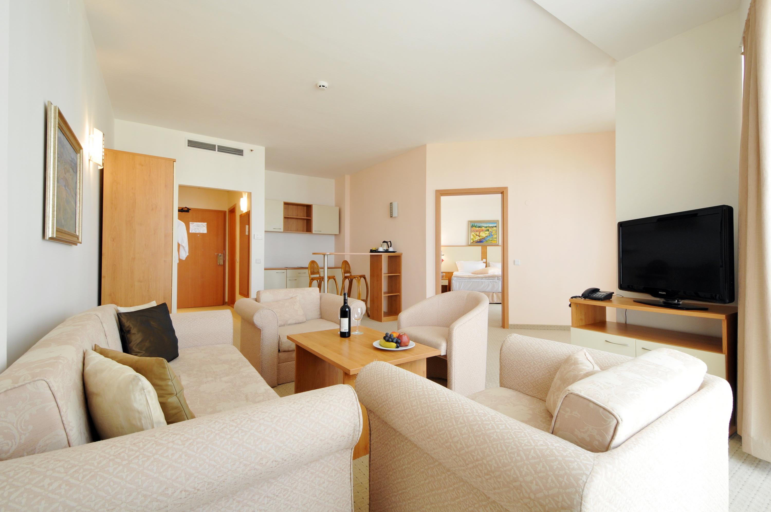 Apollo Spa Resort - Ultra All-Inclusive , Pools & Free Beach, Individual Ac In Every Room Golden Sands Bilik gambar