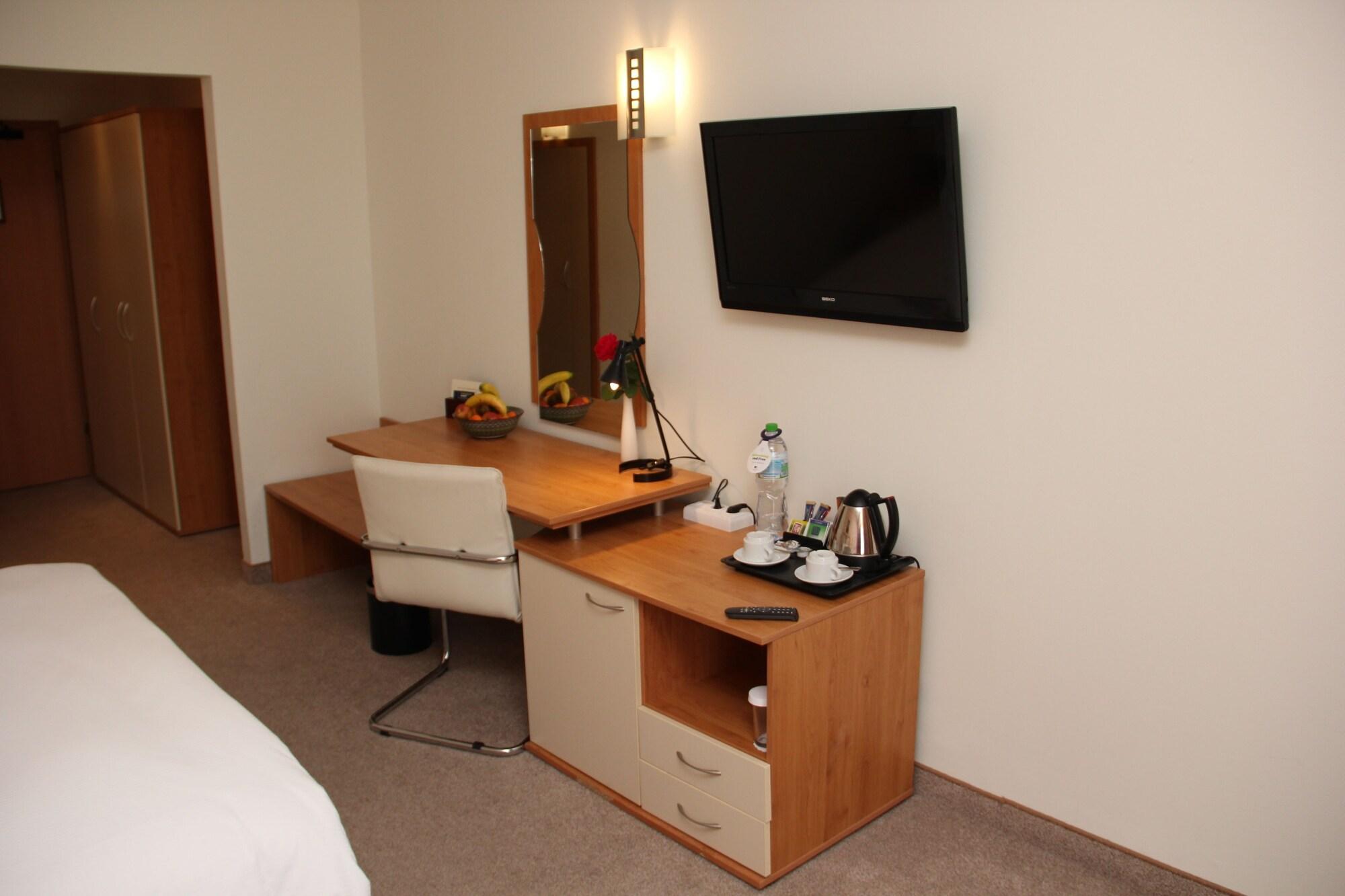Apollo Spa Resort - Ultra All-Inclusive , Pools & Free Beach, Individual Ac In Every Room Golden Sands Luaran gambar