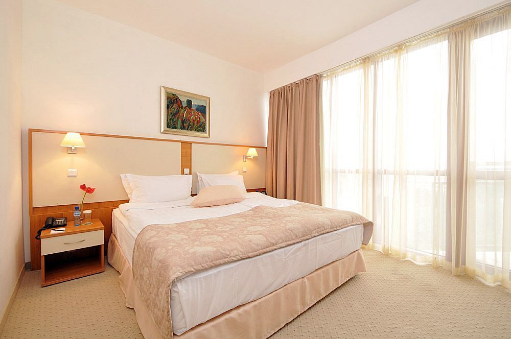 Apollo Spa Resort - Ultra All-Inclusive , Pools & Free Beach, Individual Ac In Every Room Golden Sands Luaran gambar