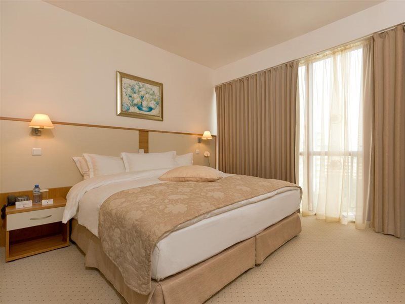 Apollo Spa Resort - Ultra All-Inclusive , Pools & Free Beach, Individual Ac In Every Room Golden Sands Luaran gambar