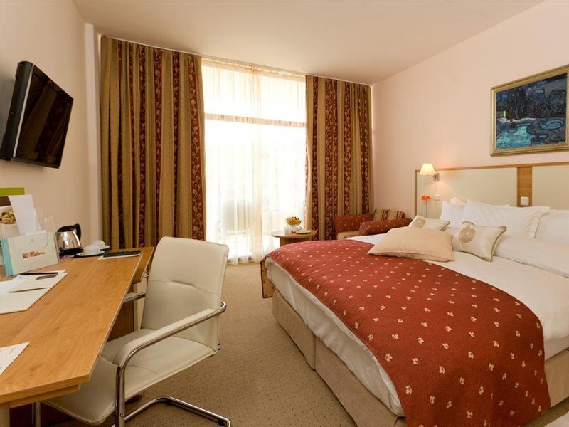 Apollo Spa Resort - Ultra All-Inclusive , Pools & Free Beach, Individual Ac In Every Room Golden Sands Luaran gambar
